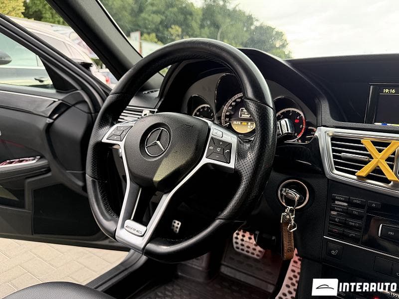Mercedes E 220 2012 — Миниатюра 11