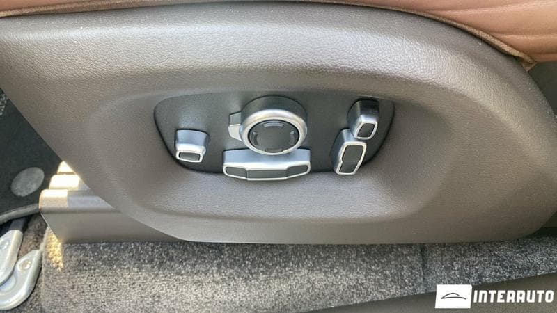 Land Rover Range Rover Vogue 2015 — Миниатюра 7