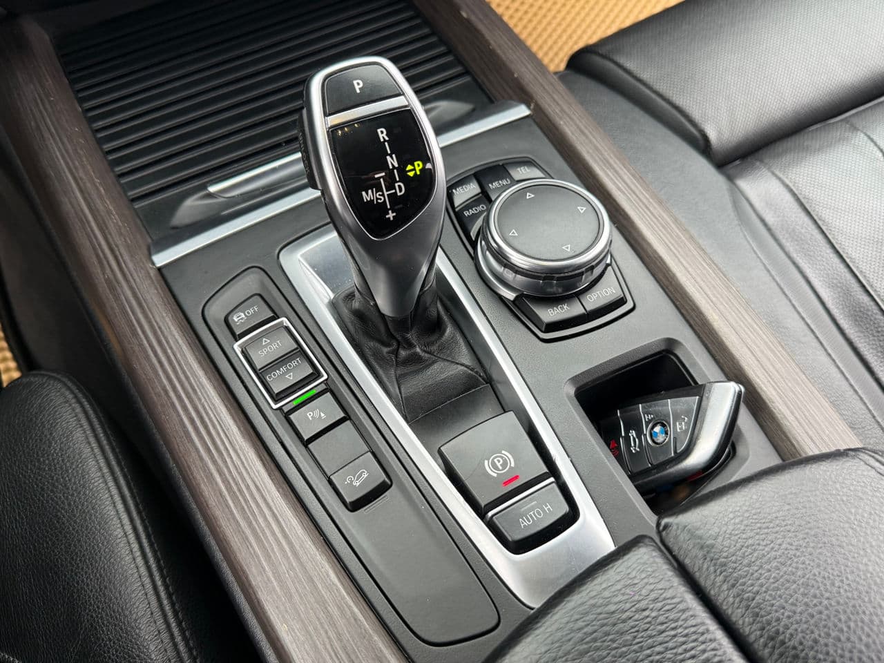 BMW X5 2.5D 2015 — Миниатюра 12