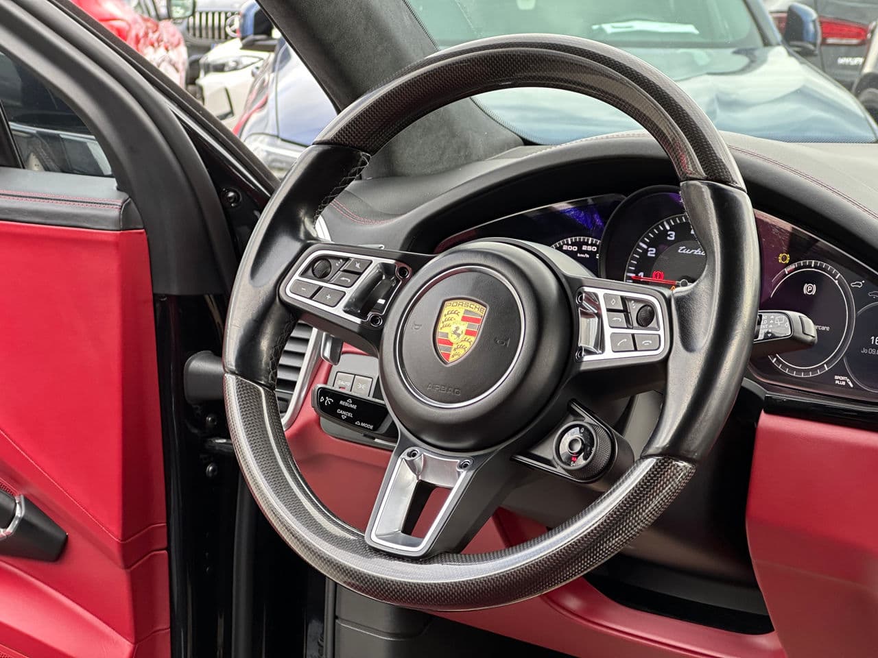 Porsche Cayenne Turbo 2019 — Миниатюра 7
