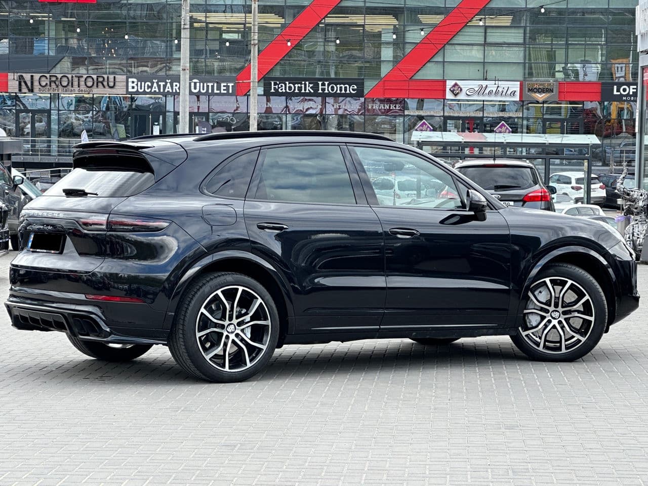Porsche Cayenne Turbo 2019 — Миниатюра 3
