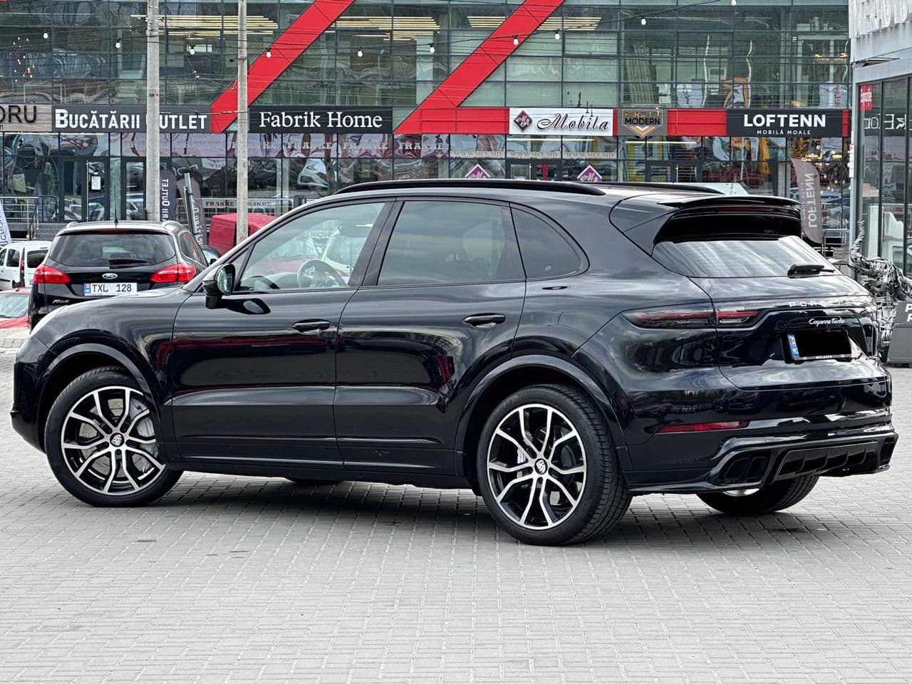 Porsche Cayenne Turbo 2019 — Миниатюра 4