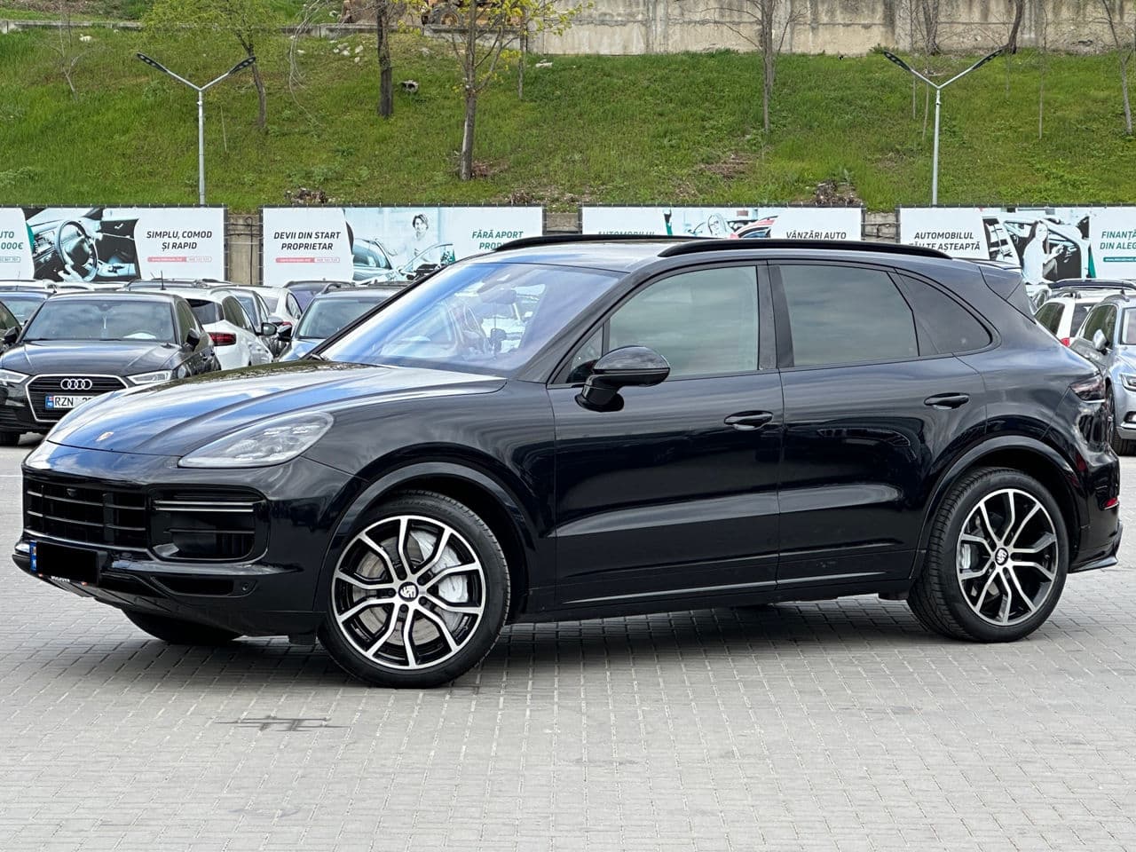 Porsche Cayenne Turbo 2019 — Миниатюра 2