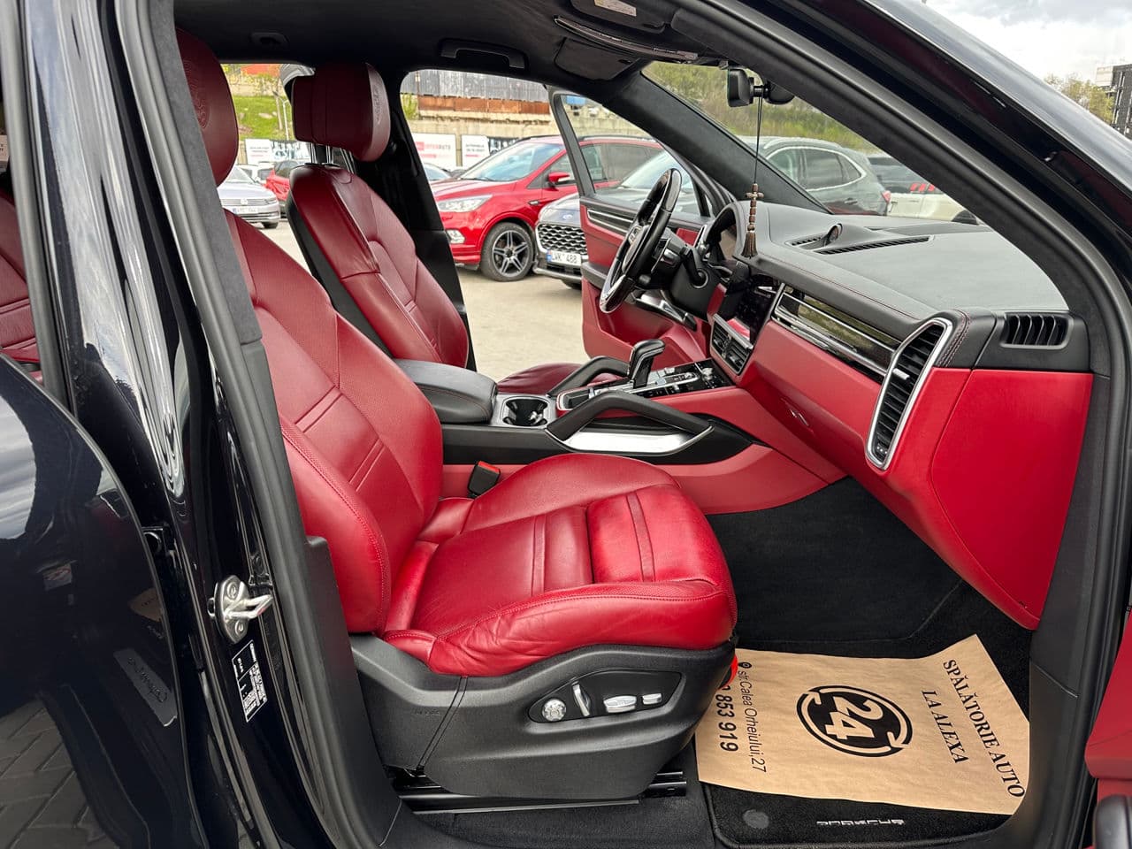Porsche Cayenne Turbo 2019 — Миниатюра 17