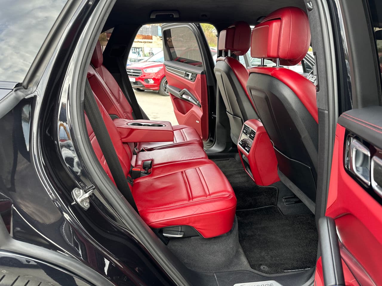 Porsche Cayenne Turbo 2019 — Миниатюра 16
