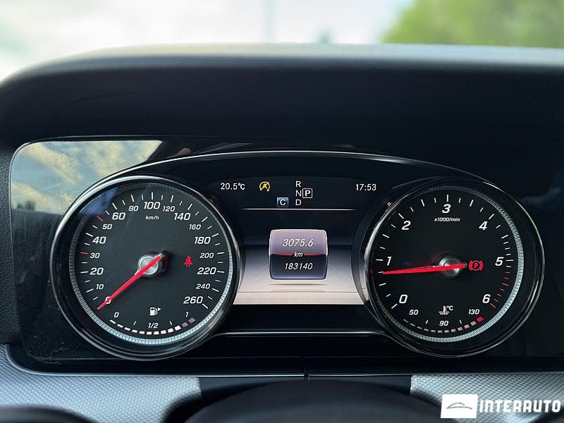 Mercedes E 220 2017 — Миниатюра 12