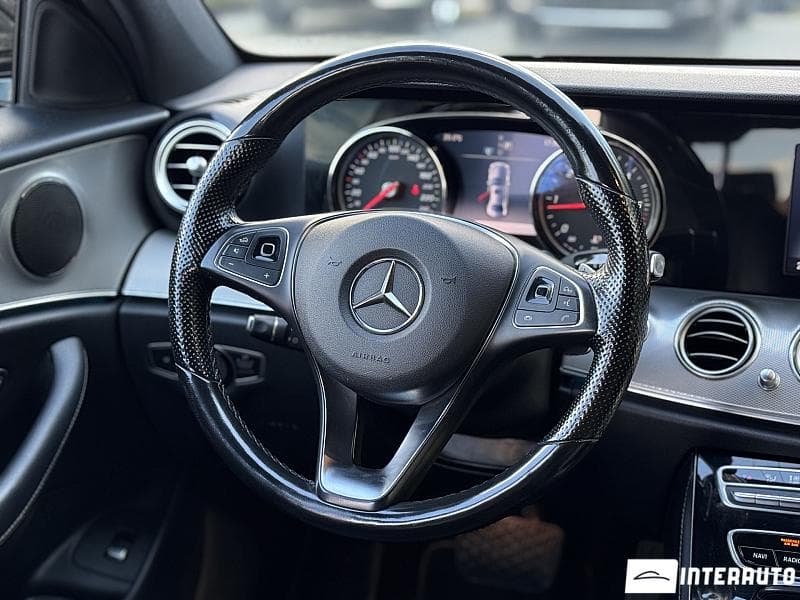 Mercedes E 220 2017 — Миниатюра 11