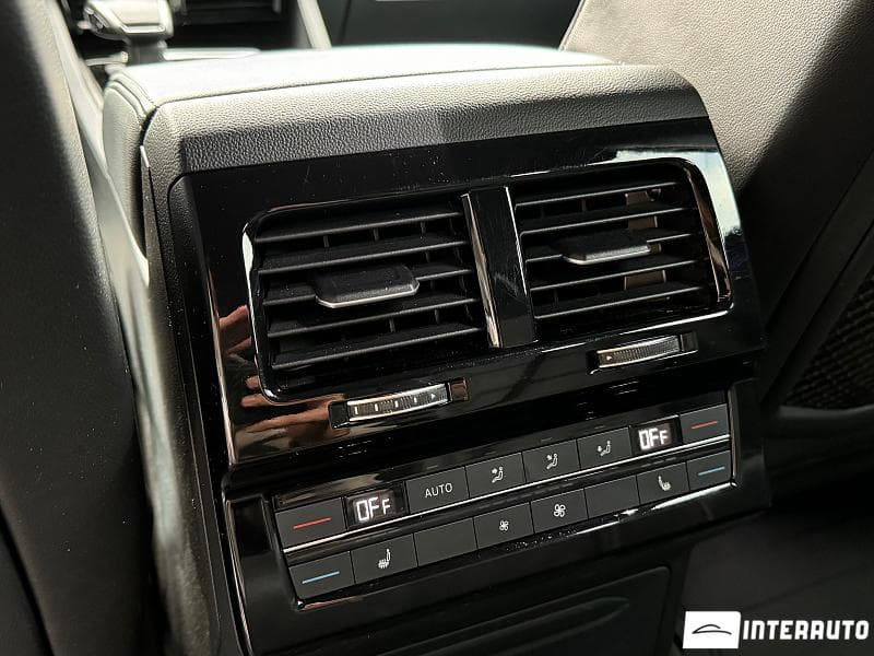 2018 Volkswagen Touareg — Miniatură 17