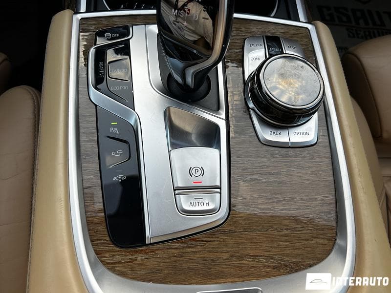 2015 BMW 740 — Miniatură 16