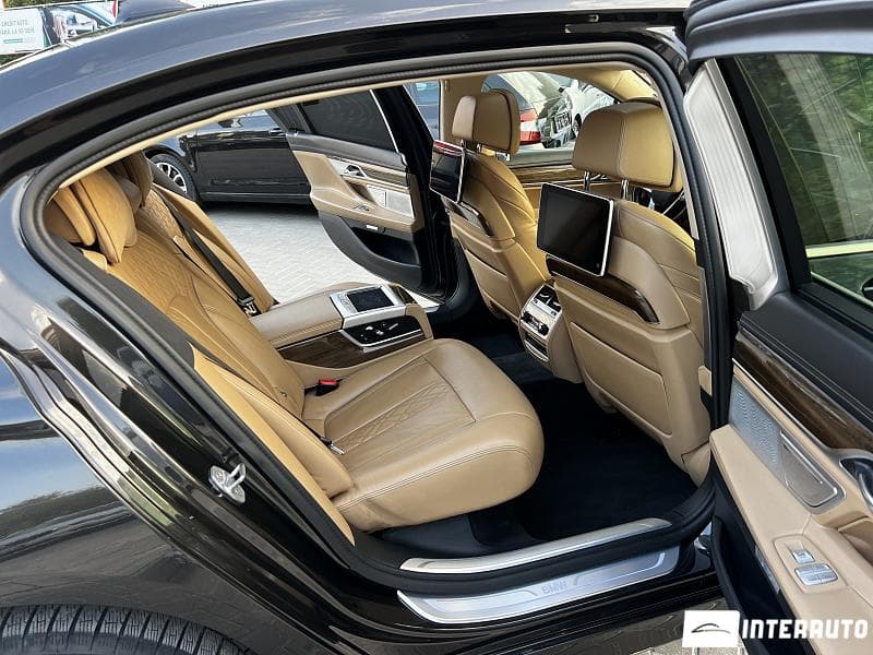2015 BMW 740 — Miniatură 9