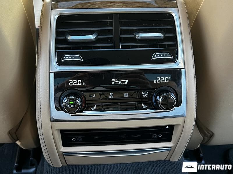 2015 BMW 740 — Miniatură 18