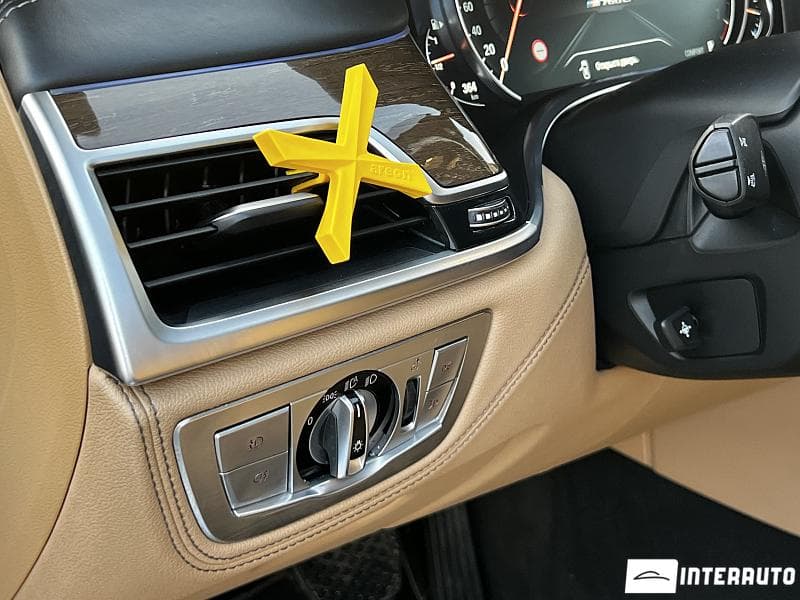 2015 BMW 740 — Miniatură 11