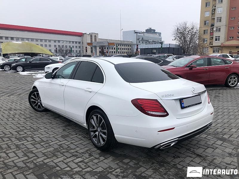 2016 Mercedes E 220 — Miniatură 5