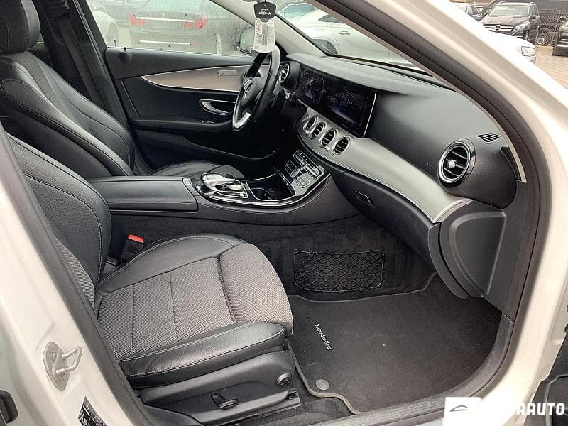2016 Mercedes E 220 — Miniatură 8