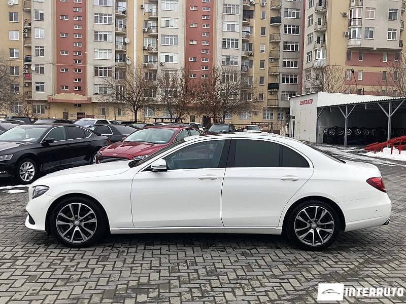 2016 Mercedes E 220 — Miniatură 4