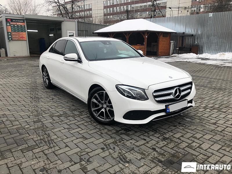 2016 Mercedes E 220 — Miniatură 2