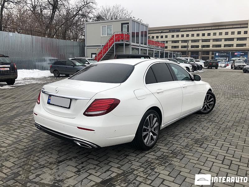 2016 Mercedes E 220 — Miniatură 6