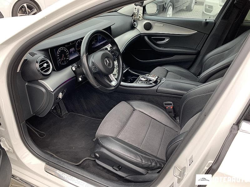 2016 Mercedes E 220 — Miniatură 7