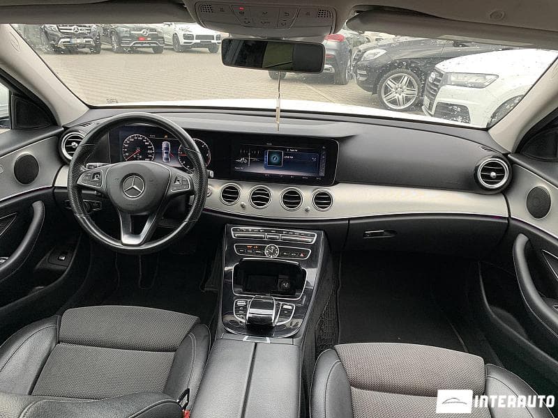 2016 Mercedes E 220 — Miniatură 16