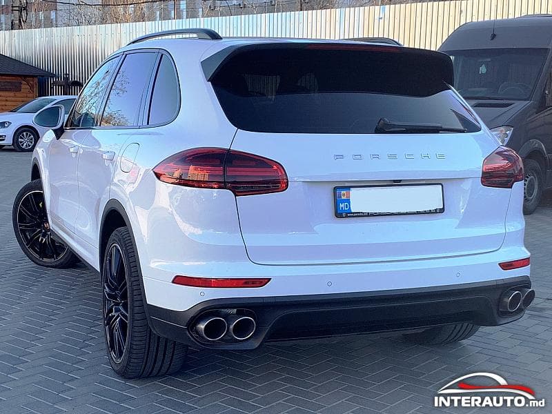 Porsche Cayenne S Hybrid 2015 — Миниатюра 2