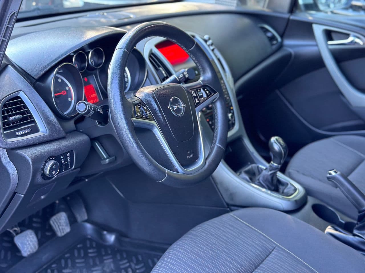 Opel Astra 2013 — Миниатюра 6
