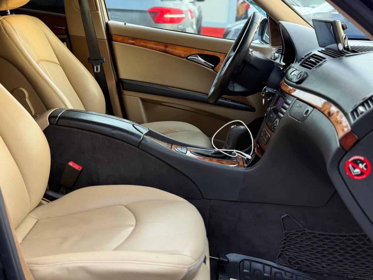 Mercedes E 240 2002 — Миниатюра 13