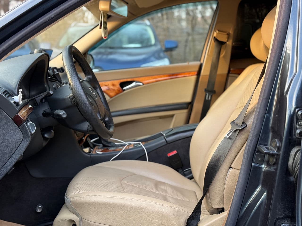 Mercedes E 240 2002 — Миниатюра 8