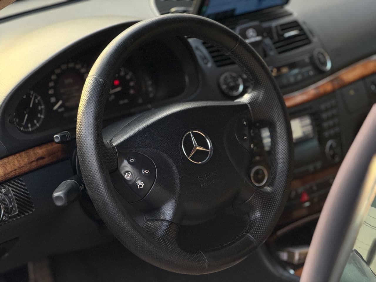 Mercedes E 240 2002 — Миниатюра 7