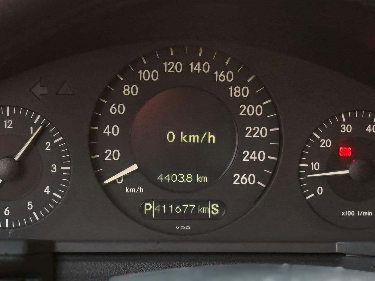 Mercedes E 240 2002 — Миниатюра 9
