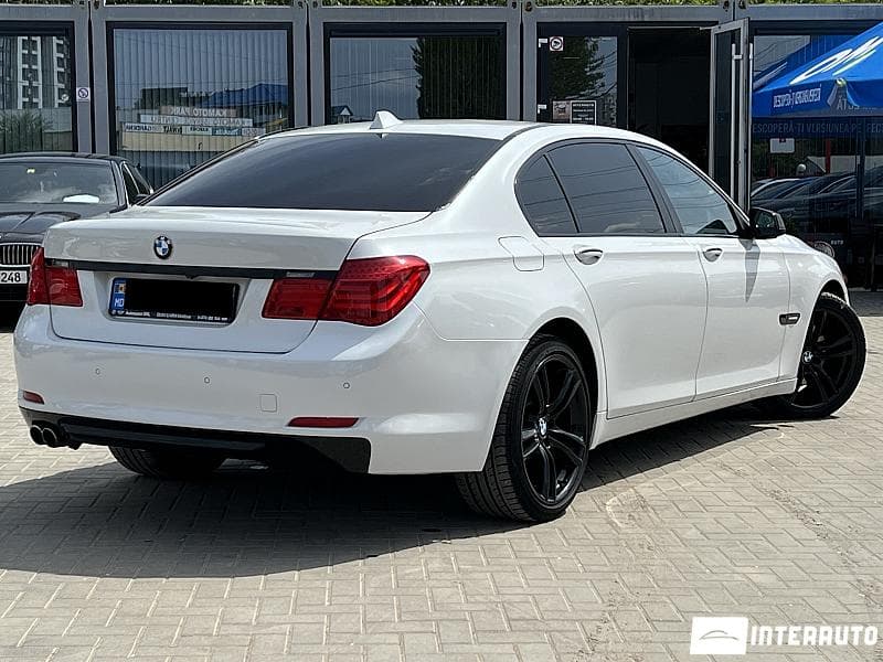 BMW 730 2010 — Миниатюра 3