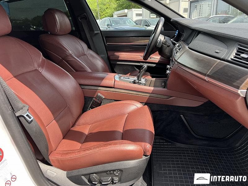 BMW 730 2010 — Миниатюра 18