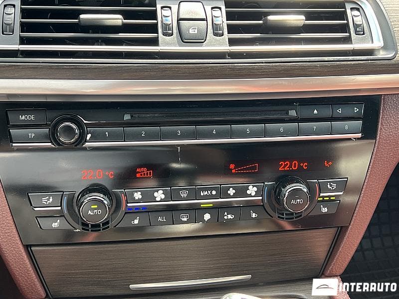 BMW 730 2010 — Миниатюра 15