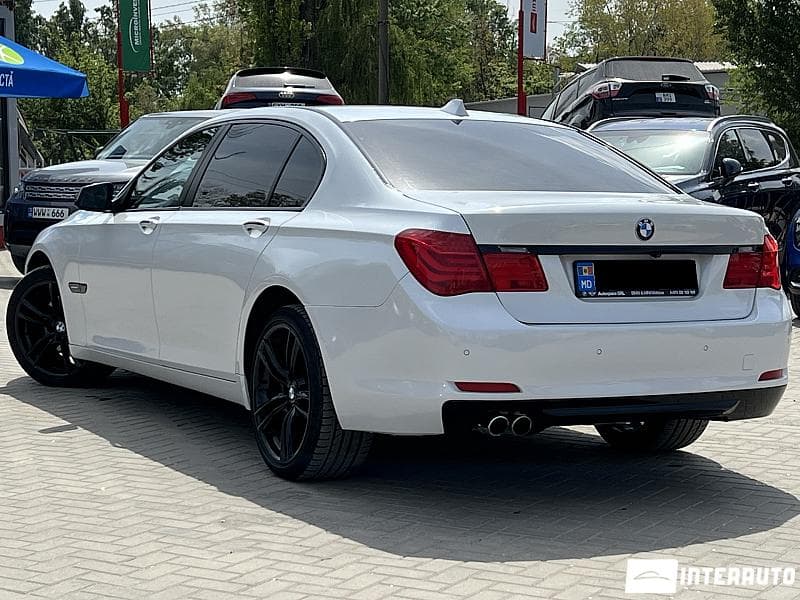BMW 730 2010 — Миниатюра 2