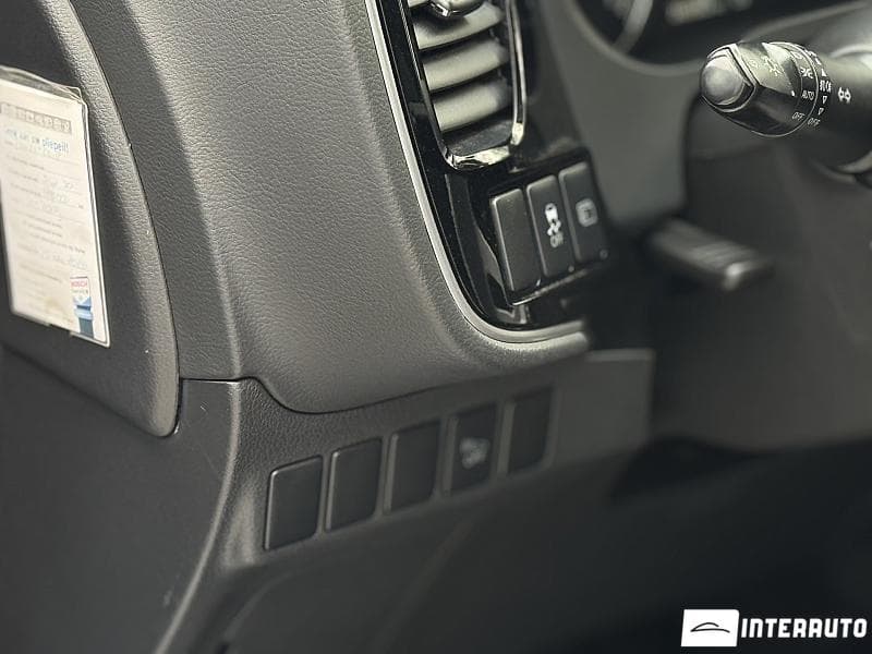 Mitsubishi Outlander 2014 — Миниатюра 10