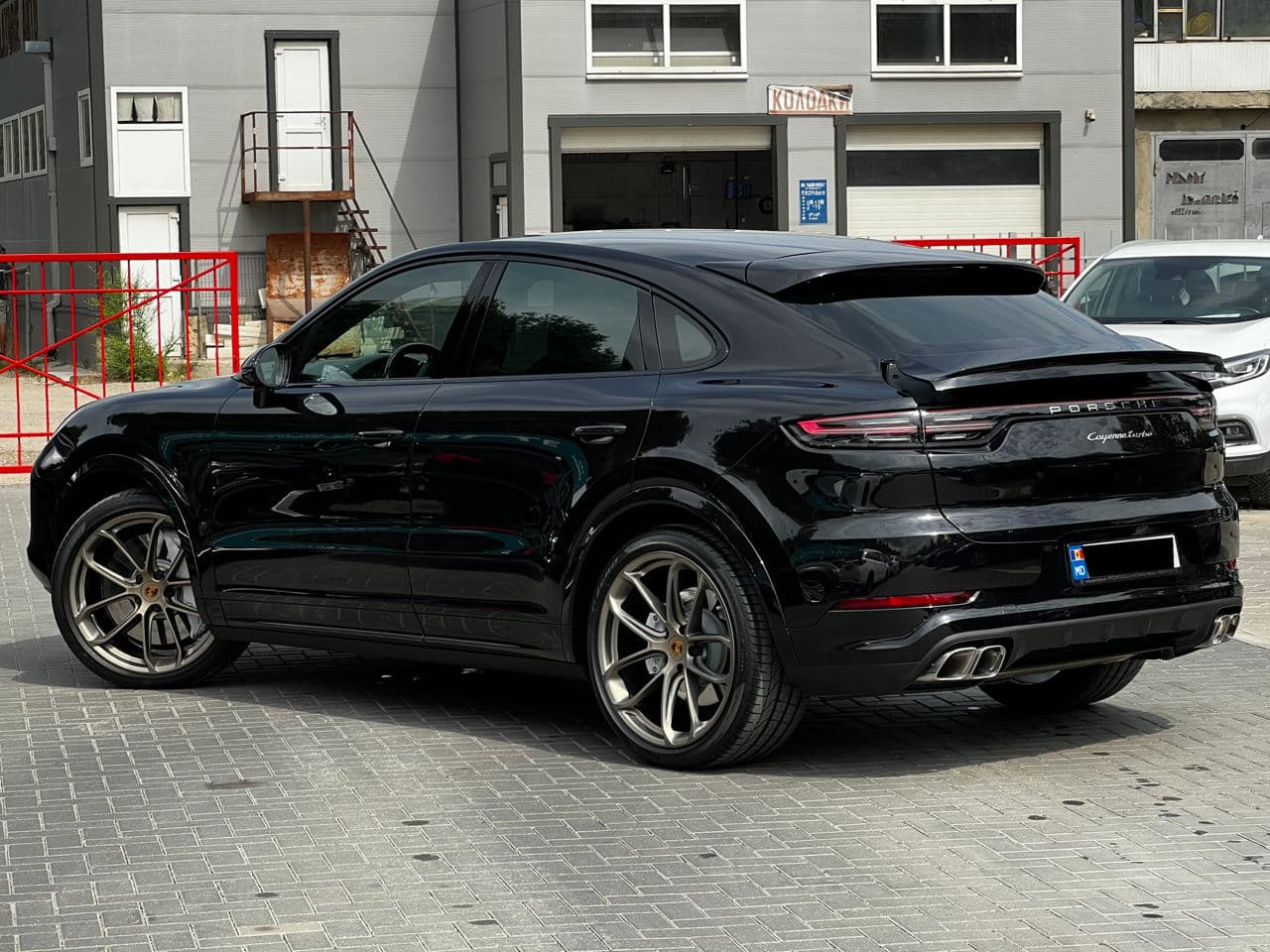 Porsche Cayenne Turbo Coupe 2019 — Миниатюра 3