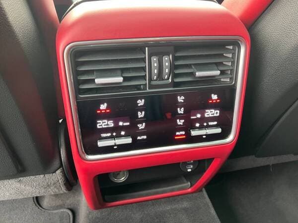 2019 Porsche Cayenne Turbo Coupe — Miniatură 20