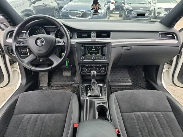 2014 Skoda Superb — Miniatură 7