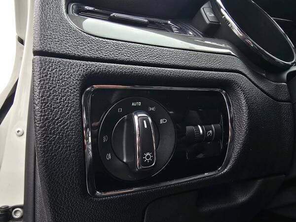 2014 Skoda Superb — Miniatură 13