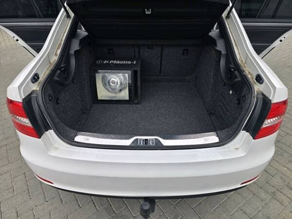 2014 Skoda Superb — Miniatură 18