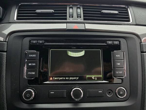 2014 Skoda Superb — Miniatură 10
