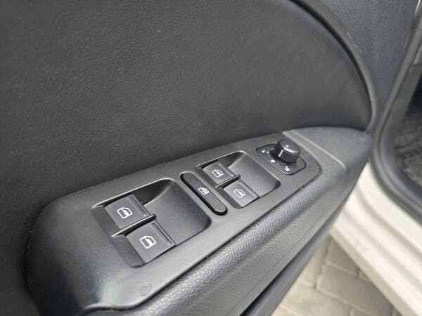 2014 Skoda Superb — Miniatură 14