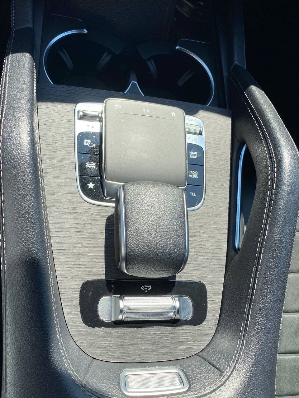 Mercedes GLE 300d 2019 — Миниатюра 13