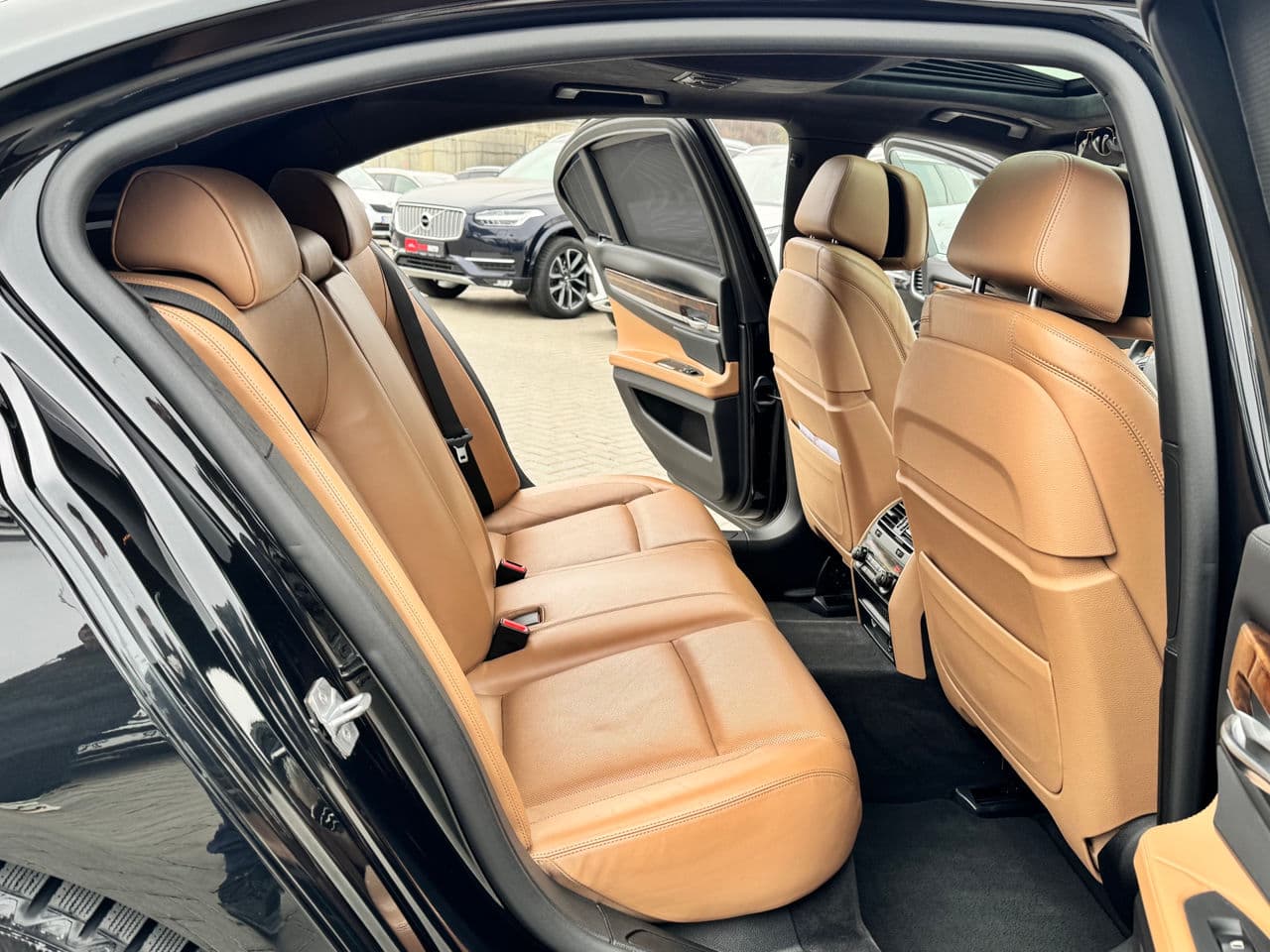 BMW 740 2013 — Миниатюра 16