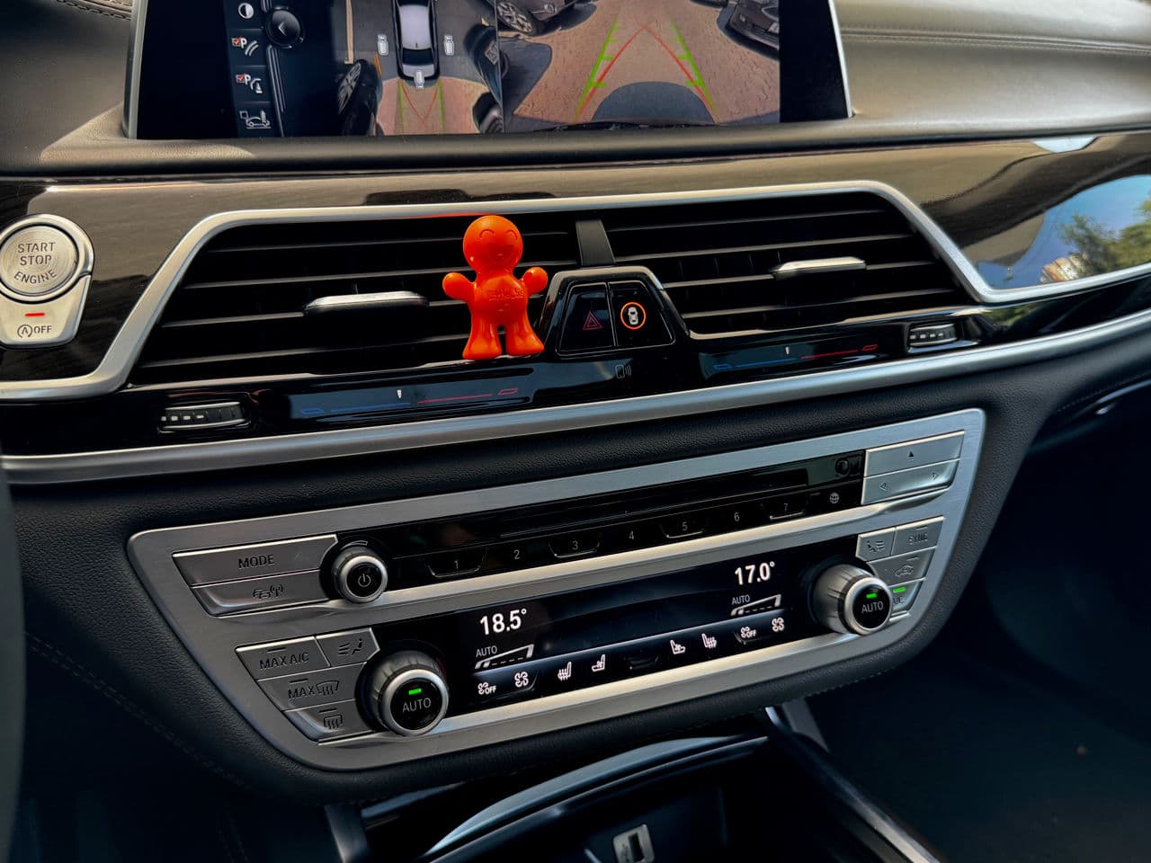 BMW 730 2015 — Миниатюра 10