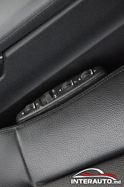2012 Mercedes E 220 — Miniatură 12
