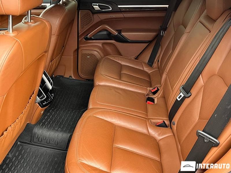 2016 Porsche Cayenne — Miniatură 16