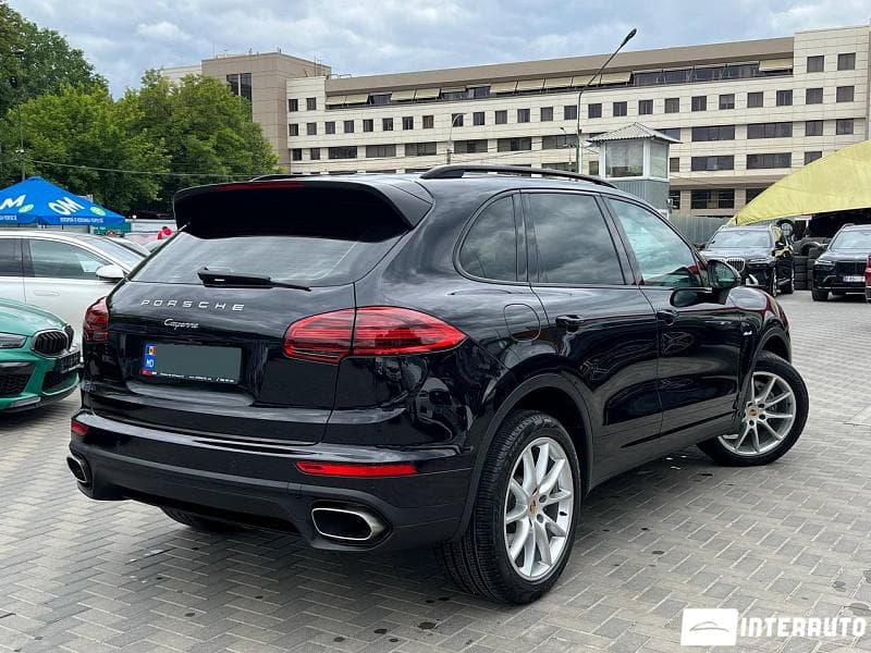 2016 Porsche Cayenne — Miniatură 4