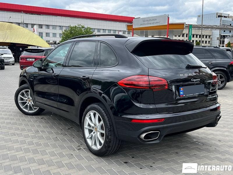 2016 Porsche Cayenne — Miniatură 2