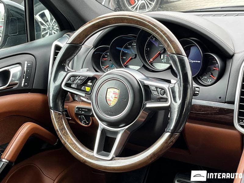 2016 Porsche Cayenne — Miniatură 7