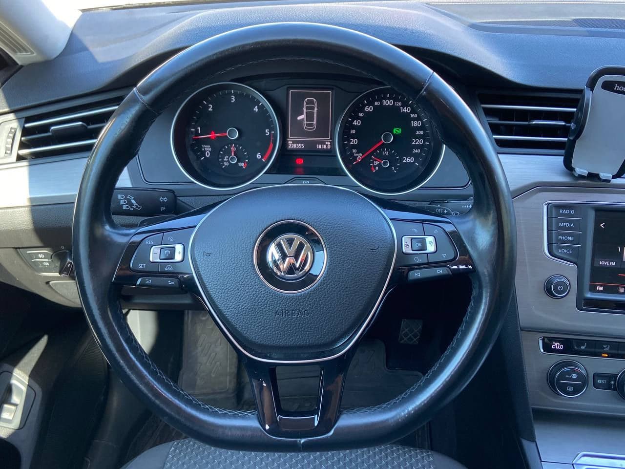 Volkswagen Passat 2015 — Миниатюра 8